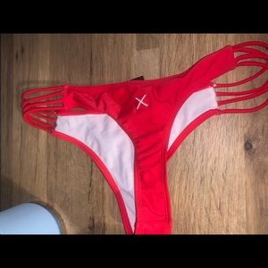 Boutine LA classic strap bottoms